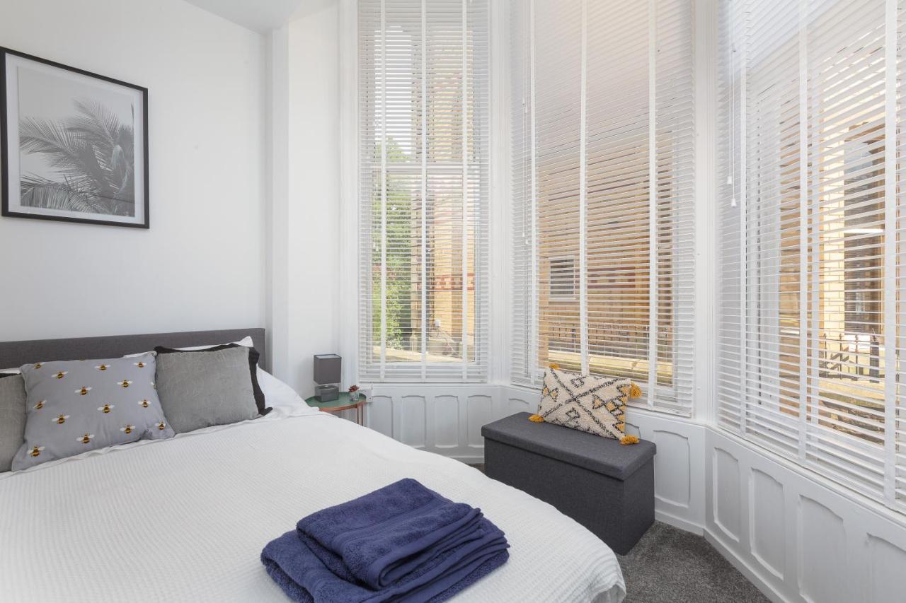 Charles Alexander Short Stay - Clifton Drive Beach Retreat Lytham St Annes Exterior photo