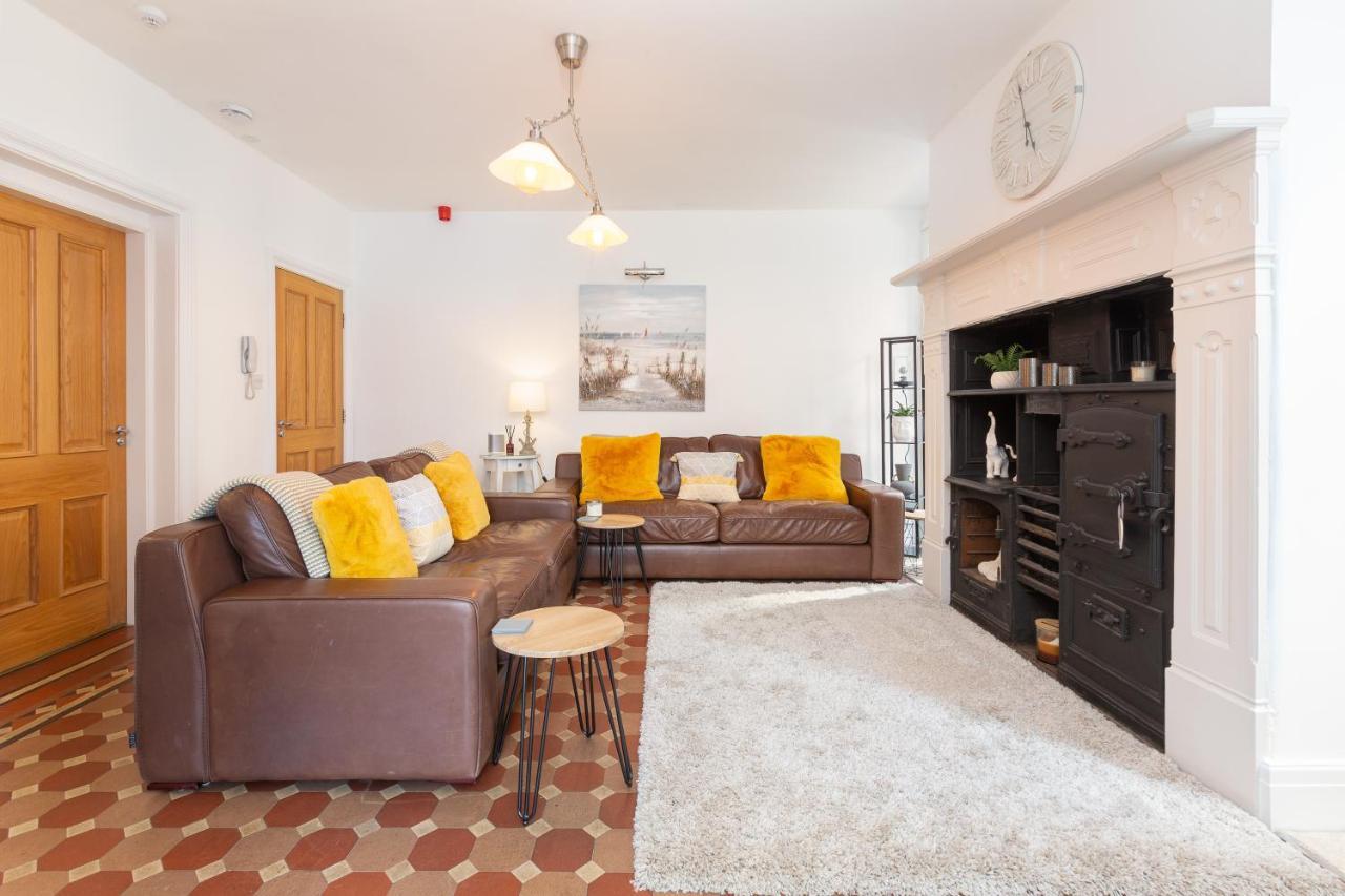 Charles Alexander Short Stay - Clifton Drive Beach Retreat Lytham St Annes Exterior photo